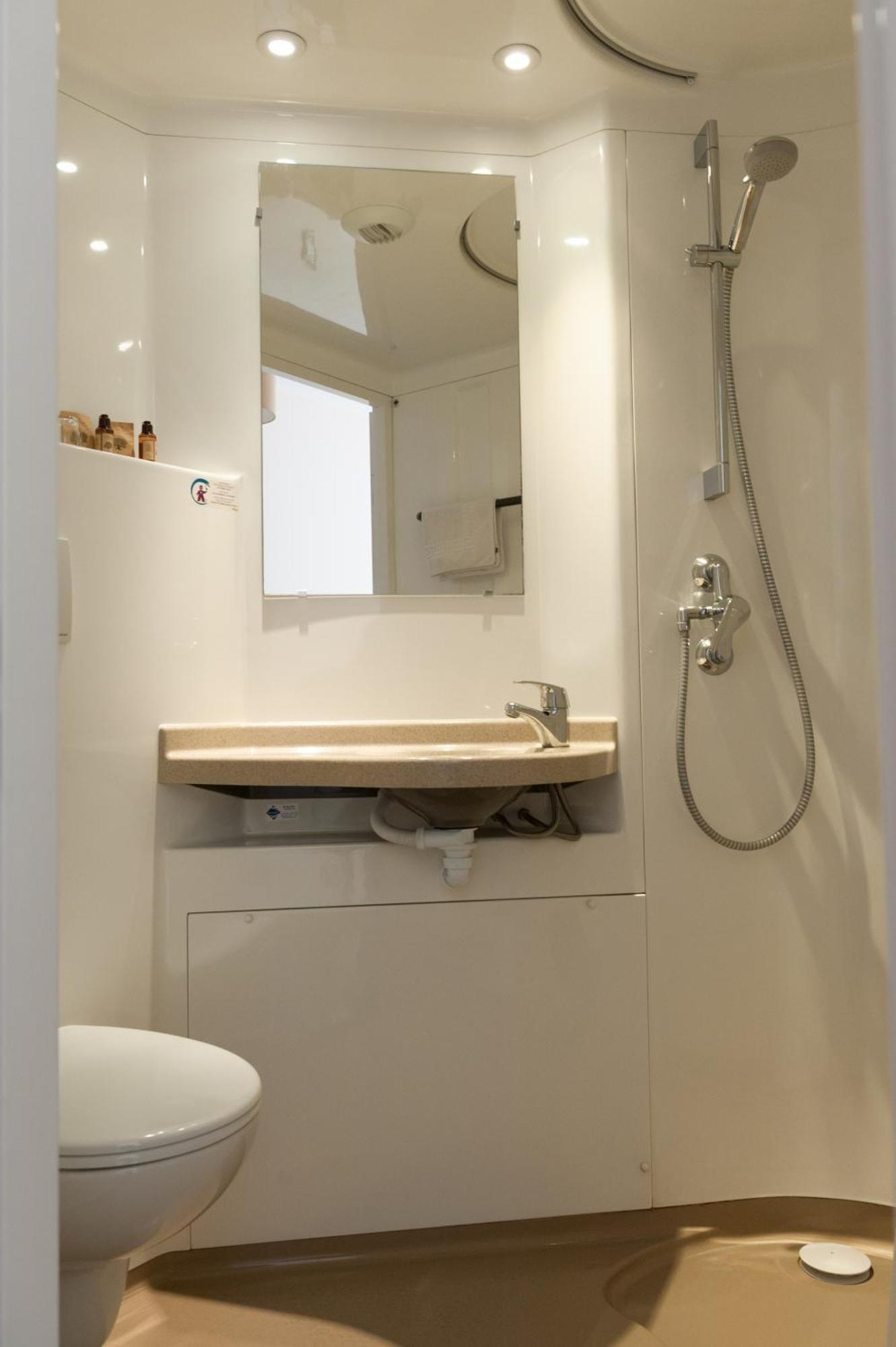 Auberge De Jeunesse Hi Bordeaux-Blanquefort - Ex Otellia Екстериор снимка