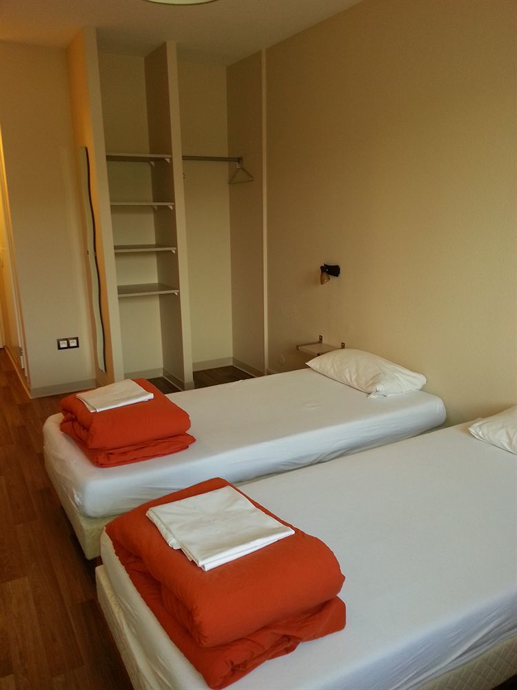 Auberge De Jeunesse Hi Bordeaux-Blanquefort - Ex Otellia Екстериор снимка