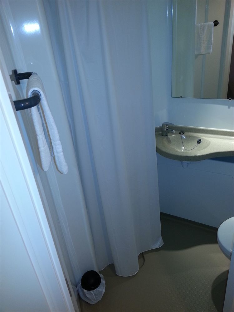 Auberge De Jeunesse Hi Bordeaux-Blanquefort - Ex Otellia Екстериор снимка