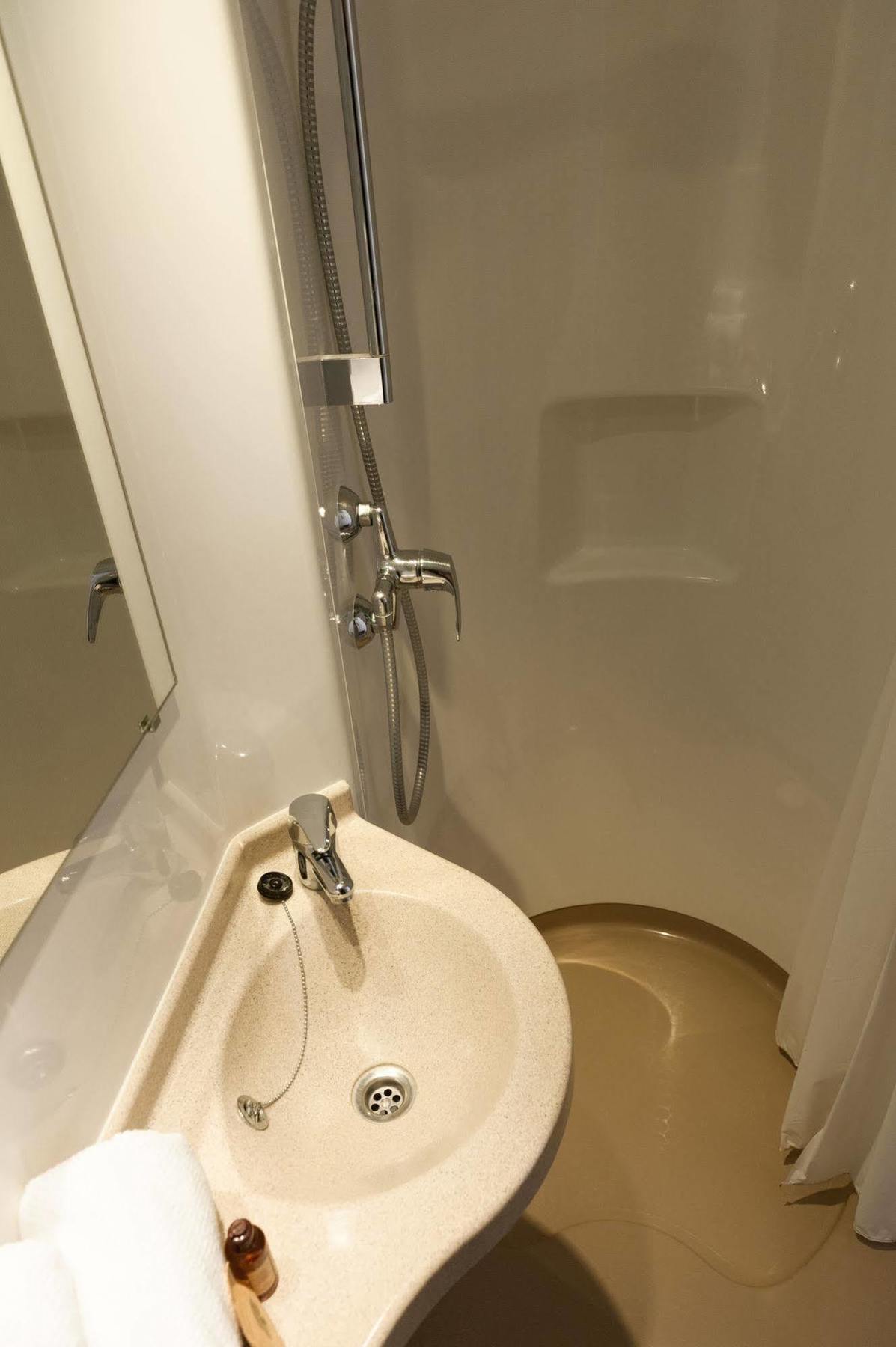 Auberge De Jeunesse Hi Bordeaux-Blanquefort - Ex Otellia Екстериор снимка