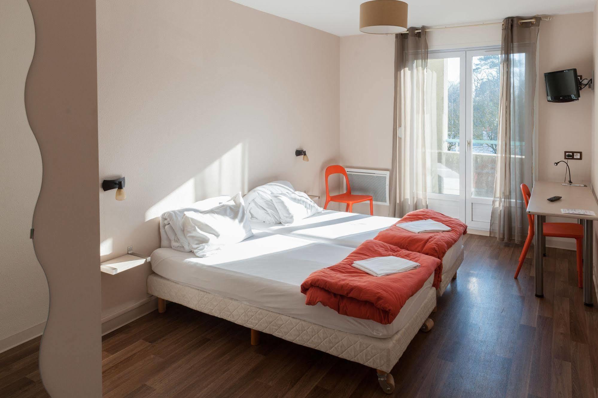 Auberge De Jeunesse Hi Bordeaux-Blanquefort - Ex Otellia Екстериор снимка