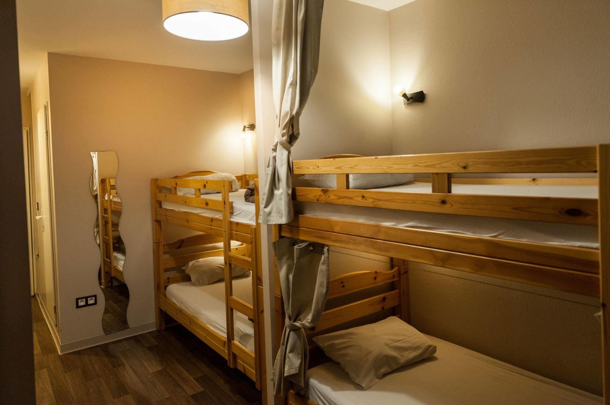Auberge De Jeunesse Hi Bordeaux-Blanquefort - Ex Otellia Екстериор снимка