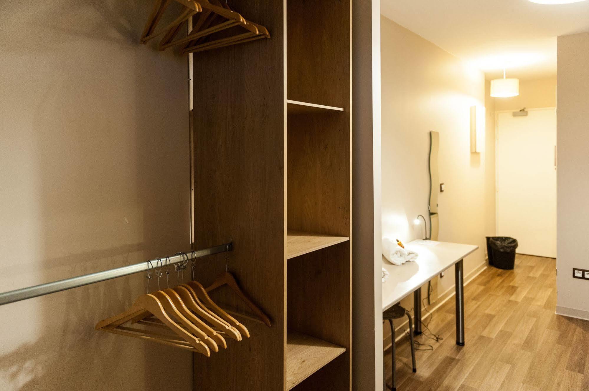 Auberge De Jeunesse Hi Bordeaux-Blanquefort - Ex Otellia Екстериор снимка